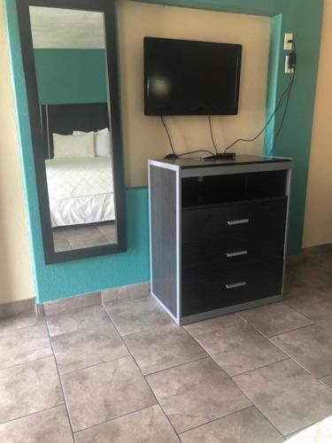 Pinn Road Inn And Suites Lackland Afb And Seaworld Сан Антонио Екстериор снимка