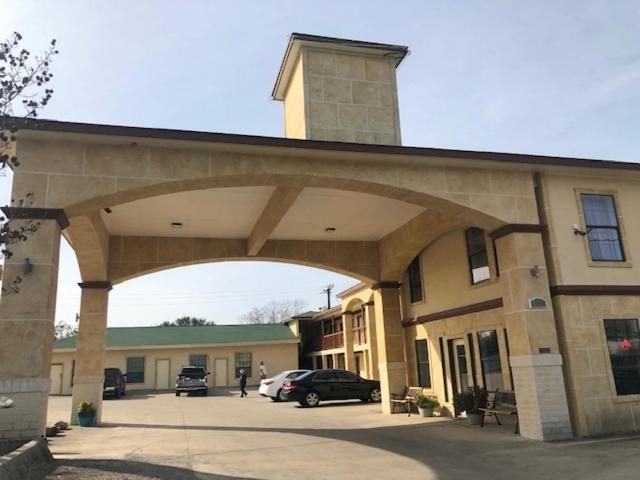 Pinn Road Inn And Suites Lackland Afb And Seaworld Сан Антонио Екстериор снимка